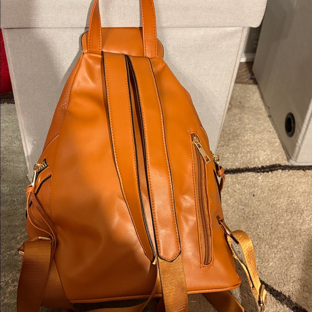 Unique Zipper Backpack 🎒 - image 7